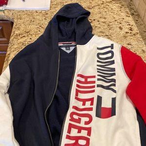 Tommy Hilfiger sweatshirt.  Perfect condition.  Never worn Authentic L 16-18